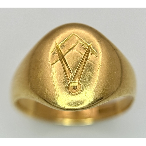 47 - A Vintage 18K Yellow Gold Masonic Signet Ring. Size N. 6.9g