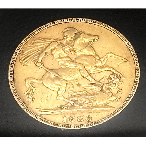 69 - An antique, 22 K yellow gold, full Sovereign of Queen Victoria (young head), dated 1886, kept in a c... 