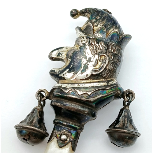 882 - A Vintage Silver Mr Punch Baby Rattle with Mother of Pearl Handle. Hallmarks for Birmingham, 1941. 7... 