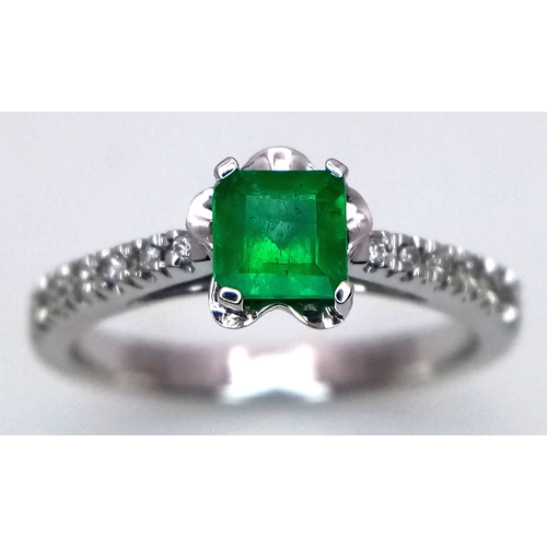 137 - AN 18K WHITE GOLD DIAMOND & EMERALD RING 3.1G TOTAL WEIGHT, SIZE L. Ref: JR 16