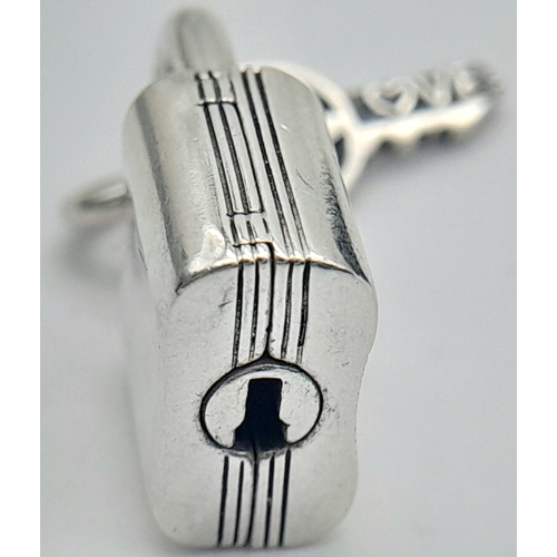 887 - A PANDORA STERLING SILVER PADLOCK AND KEY CHARM 8.3G TOTAL WEIGHT, 2CM x 1.2CM. Ref: H 3002