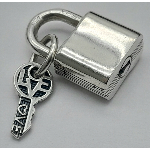 887 - A PANDORA STERLING SILVER PADLOCK AND KEY CHARM 8.3G TOTAL WEIGHT, 2CM x 1.2CM. Ref: H 3002