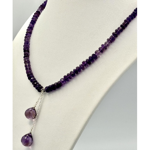 687 - An Amethyst Gemstone Single Strand Necklace with  Amethyst Drops. Set in silver. 42cm. CD-1666