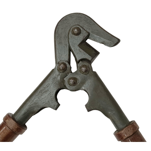 1024 - A WW2 German Pioneers Wire Cutters. Nicley marked and dated 1940.