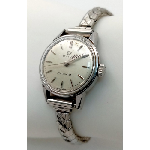 407 - A Vintage Omega Seamaster Ladies Watch. Expandable bracelet. Stainless steel case - 24mm. Silver ton... 