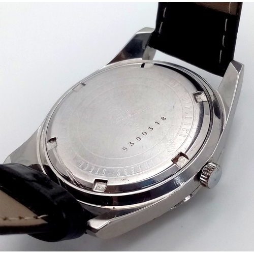 86 - A Vintage Seiko Sea Horse Automatic 6602 - 8990 Gents Watch. Black leather strap. Stainless steel ca... 