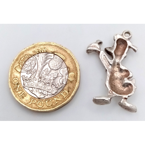 873 - A STERLING SILVER DONALD DUCK DISNEY CHARACTER CHARM 3.5G TOTAL WEIGHT, 2.5CM x 1.5CM. Ref: TAN 3010