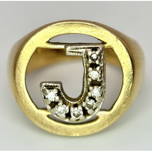 862 - A 9K Yellow Gold (tested), Initial 'J' Signet Ring. White stone decoration. Size G. 4g.