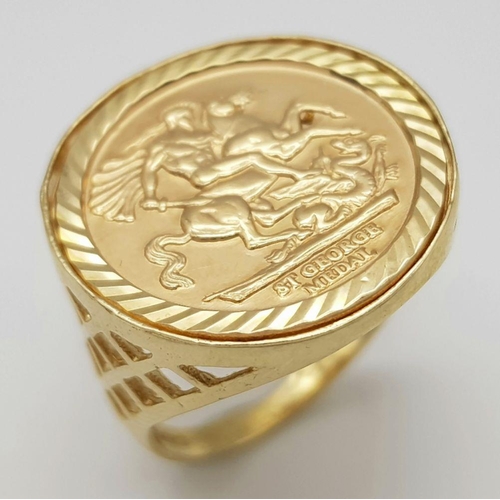 1480 - A 9K Yellow Gold George Medal Signet Ring. Size S 1/2. 3.7g