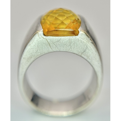 15 - A Vintage 18K White Gold Citrine Ring. A beautifully faceted 6ct central citrine. Size Q. 16.1g