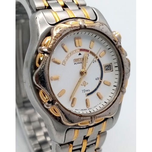 442 - A Seiko Kinetic Ladies Watch. Model 3M22-0A33. Two tone stainless steel bracelet and case - 32mm. Wh... 