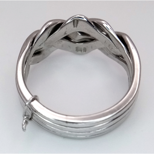 201 - A 9K WHITE GOLD PUZZLE RING 5.4G SIZE M. Ref: 8744