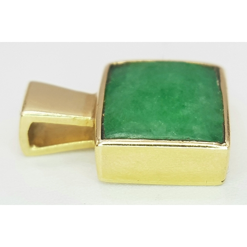 234 - A 14K YELLOW GOLD JADEITE PENDANT 2.4G , 16MM X 9MM. Ref: SC 3041