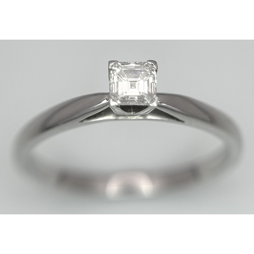 116 - AN 18K WHITE GOLD DIAMOND ASCHER CUT SOLITAIRE 0.25CT , 2.6G TOTAL WEIGHT, SIZE O 1/2. Ref: JR 11