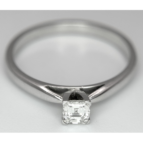 116 - AN 18K WHITE GOLD DIAMOND ASCHER CUT SOLITAIRE 0.25CT , 2.6G TOTAL WEIGHT, SIZE O 1/2. Ref: JR 11