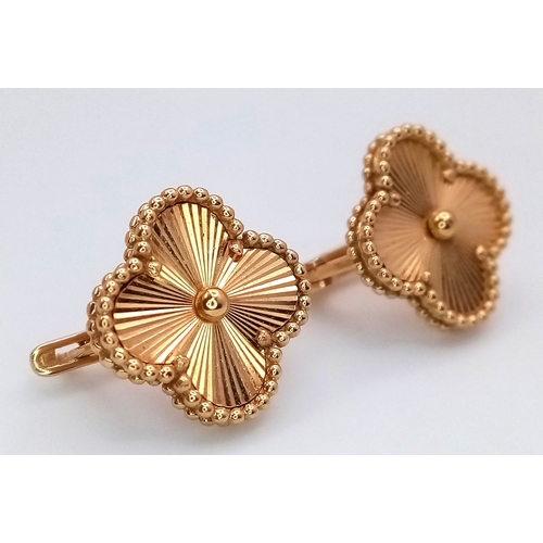 10 - A PAIR OF 18K YELLOW GOLD CLOVER DESIGN EARRINGS 6.3G. Ref: SC 3044