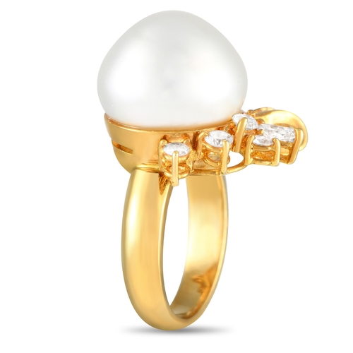 170 - An 18K Yellow Gold 0.85ct Diamond and Pearl Ring. A 13mm Pearl makes a statement at the center of th... 