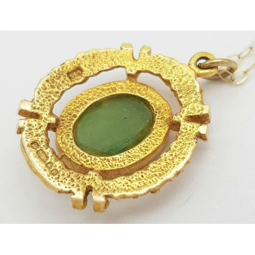 465 - A Vintage 1978 Hallmarked 9 Carat Gold Jade Set Ornate Design Pendant Necklace. 45cm Length. The Pen... 