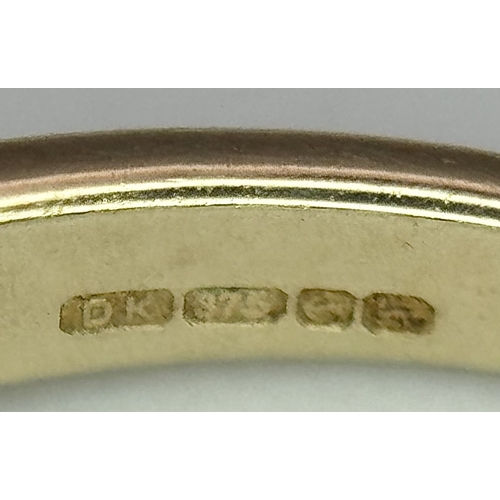 42 - Extremely attractive 9 CARAT GOLD RING, SET WITH PERIDOT and TOPAZ. Full UK hallmark. 2.1 grams. Siz... 