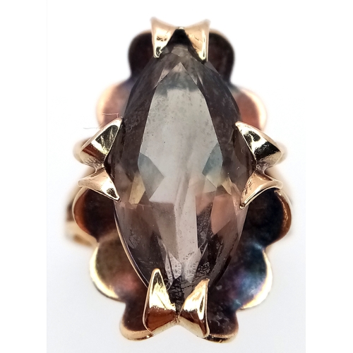 429 - A 9K YELLOW GOLD SMOKEY QUARTZ VINTAGE STYLE RING, 3.9G TOTAL WEIGHT, SIZE K. REF: TC02