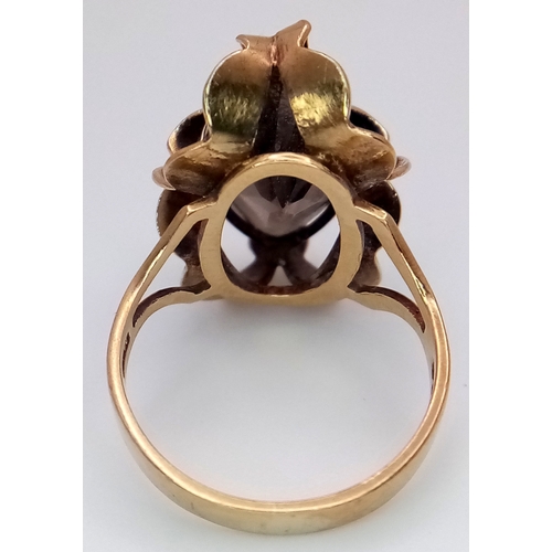 429 - A 9K YELLOW GOLD SMOKEY QUARTZ VINTAGE STYLE RING, 3.9G TOTAL WEIGHT, SIZE K. REF: TC02