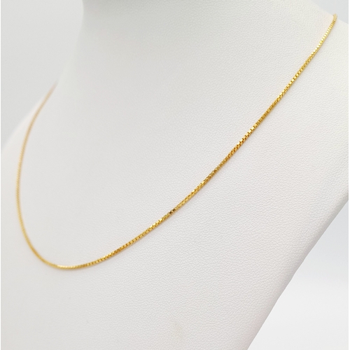 7 - Traditional 9 CARAT GOLD BOX CHAIN NECKLACE. 2.3 grams. 40 cm.