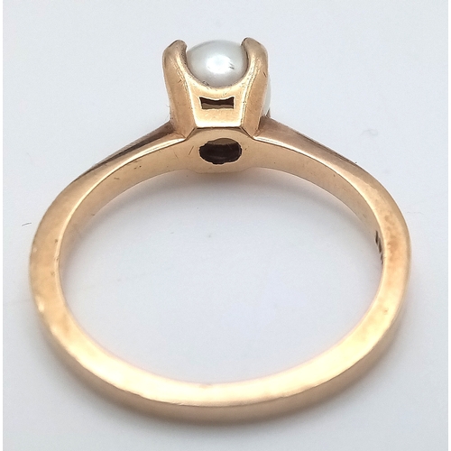 91 - Classic Vintage 10 CART GOLD RING set with SINGLE PEARL in  Cradle claw mount. 2.85 grams. Size N.