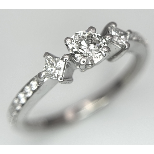 1169 - AN 18K WHITE GOLD DIAMOND RING 0.45CT , 3G TOTAL WEIGHT, SIZE L. Ref: 8871