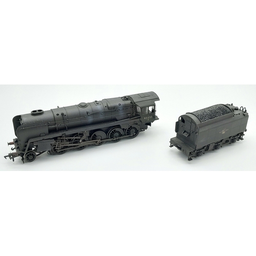 1170 - A Bachmann Class 9F Model BR Standard, Weathered Effect Locomotive - 32-859. Excellent condition, un... 