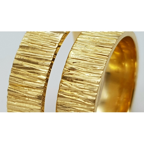 212 - Two Matching 18K Yellow Gold HIS and HER Bark Effect Band Rings. Size J 1/2 and O 1/2. 7.84g