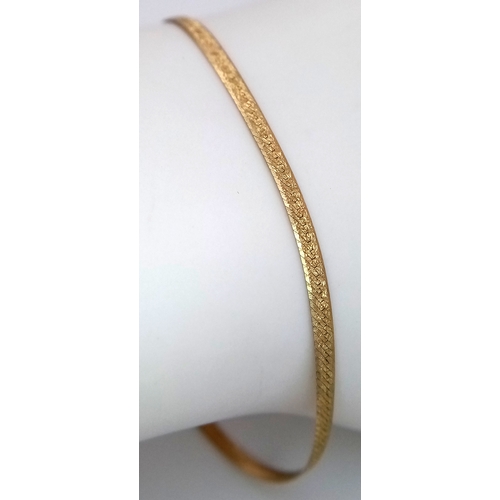 239 - A 9K Yellow Gold Herringbone Bracelet. 16cm. 1.27g