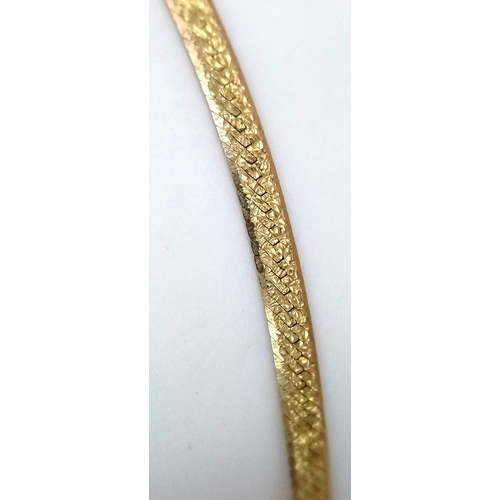 239 - A 9K Yellow Gold Herringbone Bracelet. 16cm. 1.27g