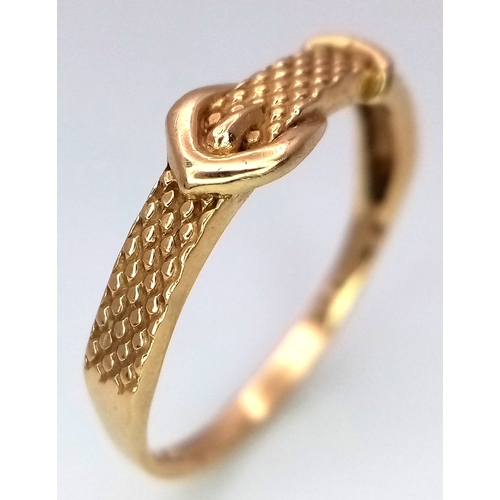 366 - A 14K Yellow Gold Ring in Belt Form. Size N. 1.6g