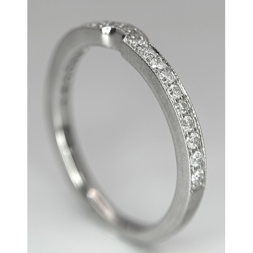 19 - AN 18K WHITE GOLD DIAMOND SET 2 PIECE RING. A SET SOLITAIRE WITH DIAMOND SHOULDERS AND SHAPED DIAMON... 