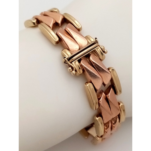 34 - A Stylish 9K Yellow and Rose Gold Link Bracelet. 19cm. 21.5g