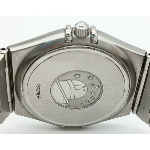 361 - A Stylish Omega Constellation Quartz Gents Watch. Stainless steel bracelet and case - 34mm. White di... 