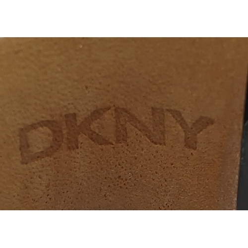 480 - A DKNY Quartz Fashion Watch. Needs a battery so as found.