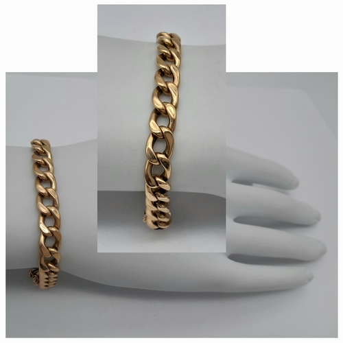 62 - A 9K Yellow Gold Flat Curb Link Bracelet. 18cm. 10g