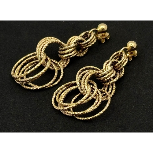 97 - A Pair of Fancy 9K Yellow Gold Circle Link Graduating Drop Earrings. 4cm drop. 3.15g