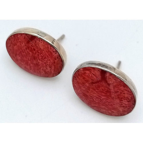 1638 - A Pair of Sterling Silver Gembone (Fossil) Stud Earrings. 1.7cm length. In Presentation Box.