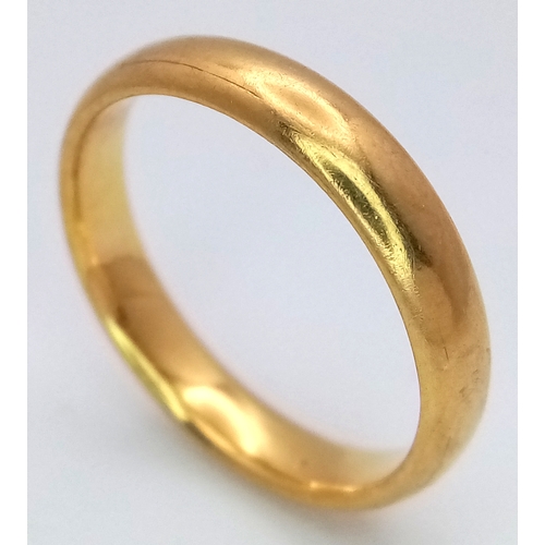 10 - A Vintage 22K Yellow Gold Band Ring. Size Q 1/2. 5.8g