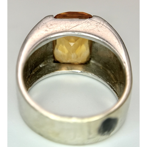 15 - A Vintage 18K White Gold Citrine Ring. A beautifully faceted 6ct central citrine. Size Q. 16.1g