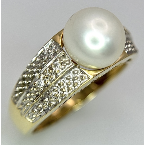 95 - A 14K YELLOW GOLD DIAMOND & PEARL SET RING 3.6G TOTAL WEIGHT, SIZE N 1/2. Ref: SC 4027