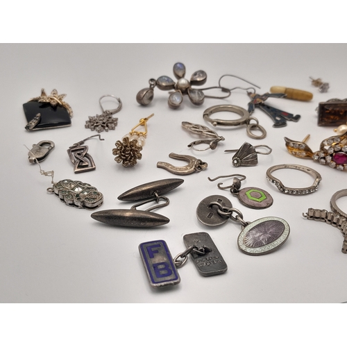 173 - A Mixed Selection of Jewellery Items - Some silver. 48g