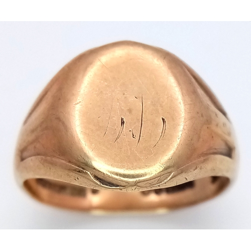 184 - A Vintage 9K Yellow Gold Signet Ring. Size P 1/2. 7g