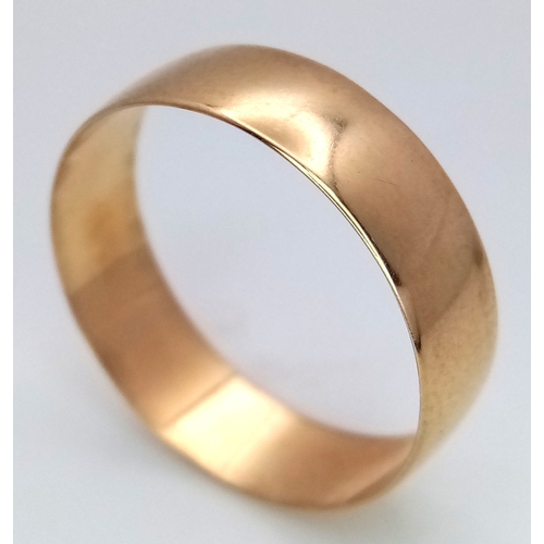 303 - A 9K Yellow Gold Band Ring. 7mm. 2.2g.