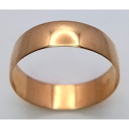 303 - A 9K Yellow Gold Band Ring. 7mm. 2.2g.