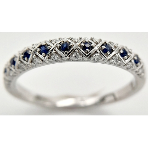 313 - AN 18K WHITE GOLD FANCY ZIG ZAG PATTERN DIAMOND & SAPPHIRE BAND RING 2.5G SIZE N. Ref: SC 4045