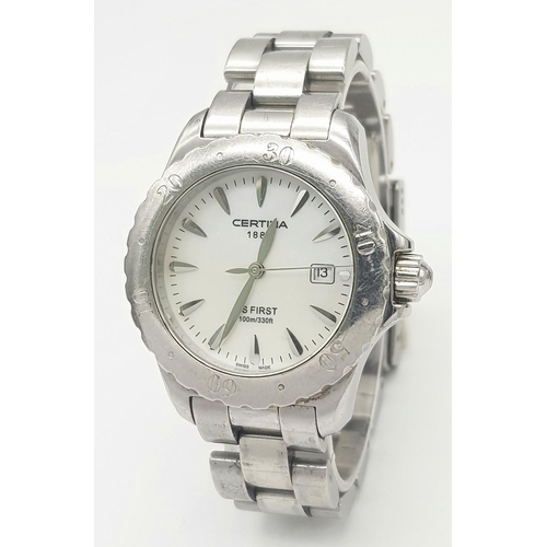 314 - A CERTINA LADIES WATCH IN STAINLESS STEEL WITH DATE BOX, QUARTZ MOVEMENT.  32mm