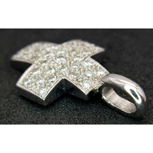 460 - AN 18K WHITE GOLD DIAMOND SET CROSS 0.40CT , 1.8G TOTAL WEIGHT, 1CM x 2CM. Ref: SC 4056